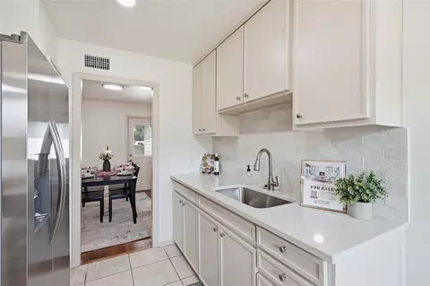 Kitchen - 4044 E 27th St, Tulsa, OK 74114 photo 3 of 4