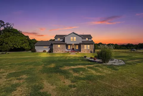 5665 Lakeview Dr, Mounds, OK 74047