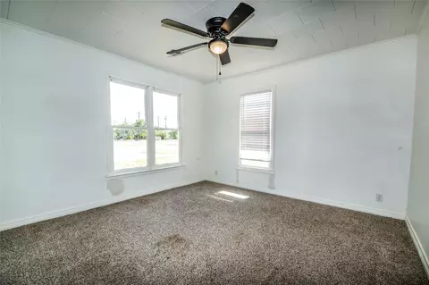 Bedroom - 313 W Moses St, Cushing, OK 74023 photo 5 of 6