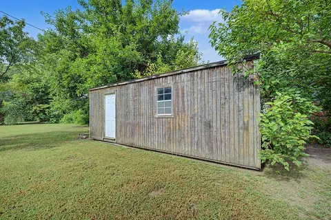 Exterior - 236 E 148th St S, Glenpool, OK 74033 photo 8 of 12