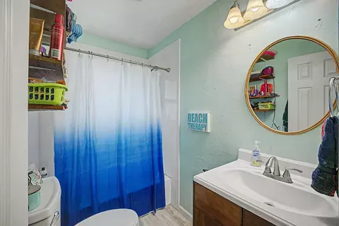 Bath - 236 E 148th St S, Glenpool, OK 74033 photo 1 of 3