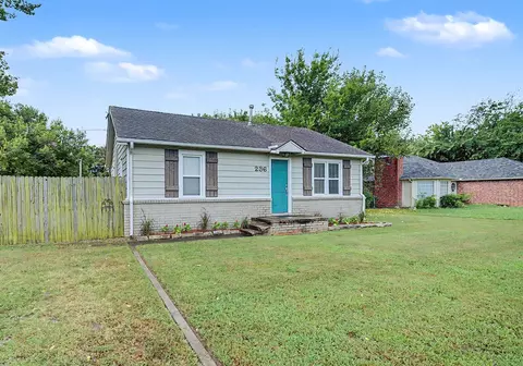 Exterior - 236 E 148th St S, Glenpool, OK 74033 photo 2 of 12
