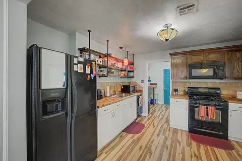 Kitchen - 236 E 148th St S, Glenpool, OK 74033 photo 1 of 5