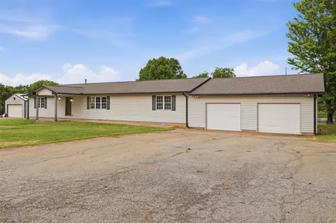 Exterior - 4707 E 116th St, Perkins, OK 74059 photo 3 of 12