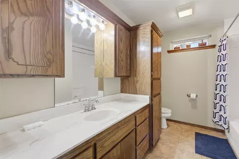 Bath - 4707 E 116th St, Perkins, OK 74059 photo 6 of 9