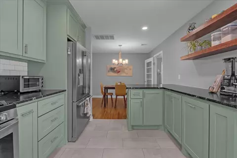 Kitchen - 1146 E 49th St, Tulsa, OK 74105 photo 3 of 7