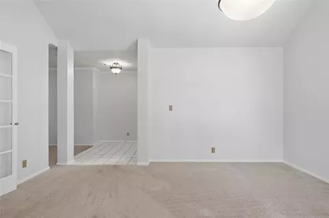 Living - 8910 E 100th Pl, Tulsa, OK 74133 photo 3 of 8