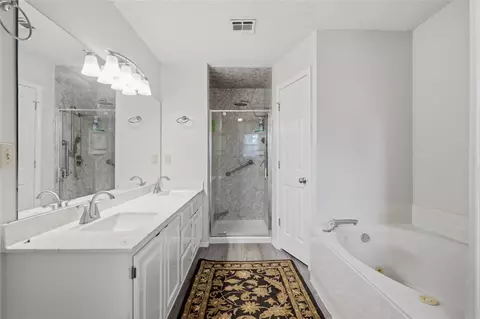Bath - 8910 E 100th Pl, Tulsa, OK 74133 photo 4 of 6
