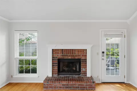Living - 8910 E 100th Pl, Tulsa, OK 74133 photo 6 of 8