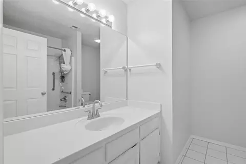 Bath - 8910 E 100th Pl, Tulsa, OK 74133 photo 1 of 6