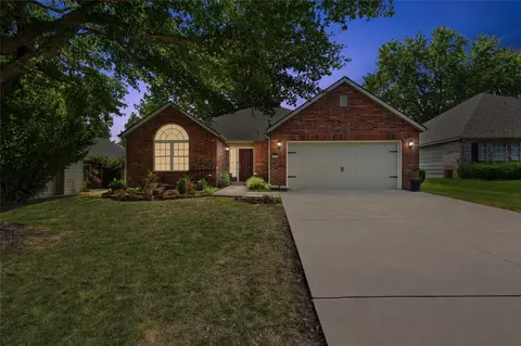 Exterior - 8910 E 100th Pl, Tulsa, OK 74133 photo 3 of 12