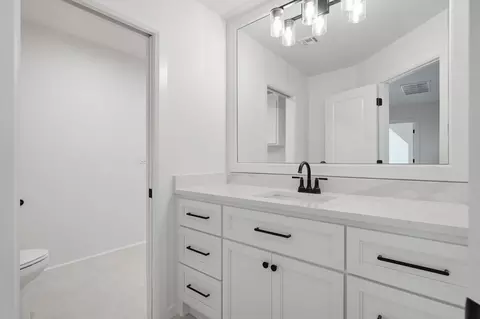 Bath - 16805 E 43rd St, Tulsa, OK 74134 photo 9 of 12