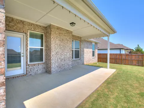 Exterior - 7315 E Oak Ridge St, Broken Arrow, OK 74014 photo 5 of 7