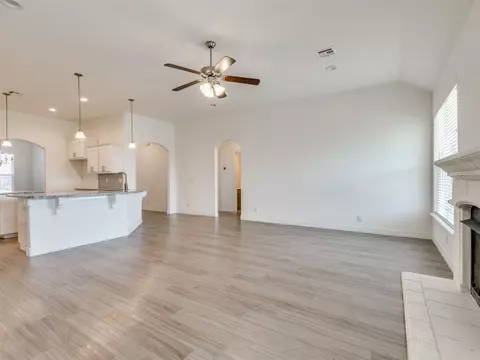 Living - 7315 E Oak Ridge St, Broken Arrow, OK 74014 photo 4 of 7