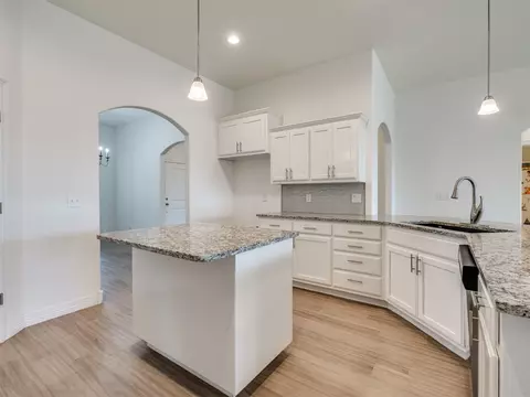 Kitchen - 7315 E Oak Ridge St, Broken Arrow, OK 74014 photo 3 of 11