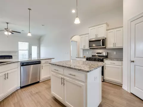 Kitchen - 7315 E Oak Ridge St, Broken Arrow, OK 74014 photo 11 of 11