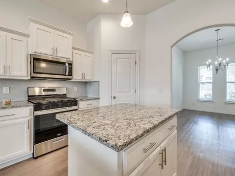 Kitchen - 7315 E Oak Ridge St, Broken Arrow, OK 74014 photo 10 of 11
