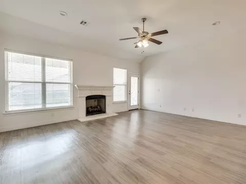 Living - 7315 E Oak Ridge St, Broken Arrow, OK 74014 photo 6 of 7