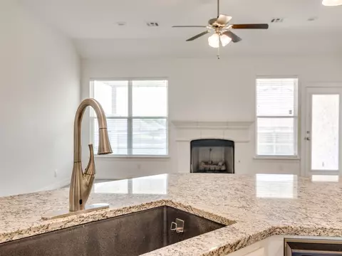 Kitchen - 7315 E Oak Ridge St, Broken Arrow, OK 74014 photo 9 of 11