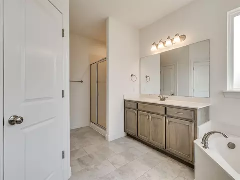 Bath - 7315 E Oak Ridge St, Broken Arrow, OK 74014 photo 6 of 11