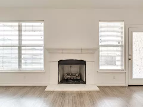 Living - 7315 E Oak Ridge St, Broken Arrow, OK 74014 photo 7 of 7