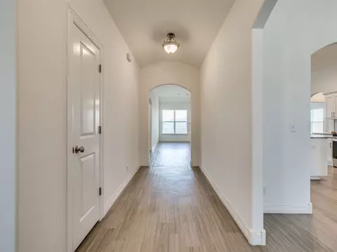 Entry Way - 7315 E Oak Ridge St, Broken Arrow, OK 74014 photo 2 of 5