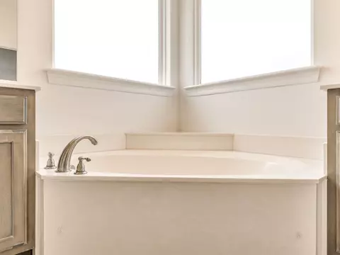 Bath - 7315 E Oak Ridge St, Broken Arrow, OK 74014 photo 10 of 11