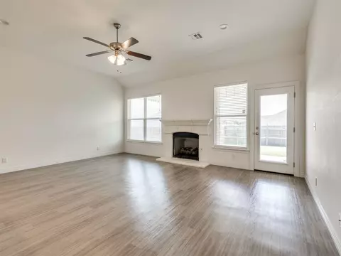 Living - 7315 E Oak Ridge St, Broken Arrow, OK 74014 photo 1 of 7