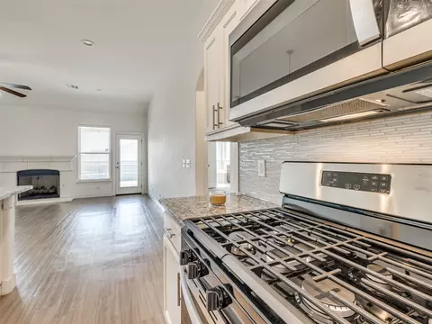 Kitchen - 7315 E Oak Ridge St, Broken Arrow, OK 74014 photo 5 of 11
