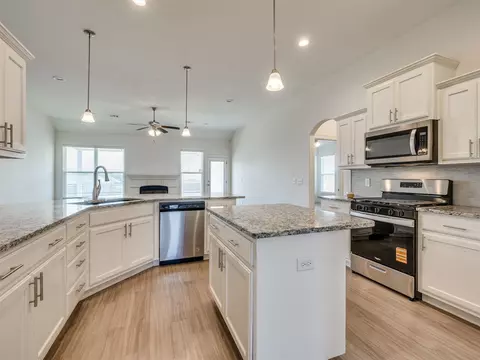 Kitchen - 7315 E Oak Ridge St, Broken Arrow, OK 74014 photo 1 of 11