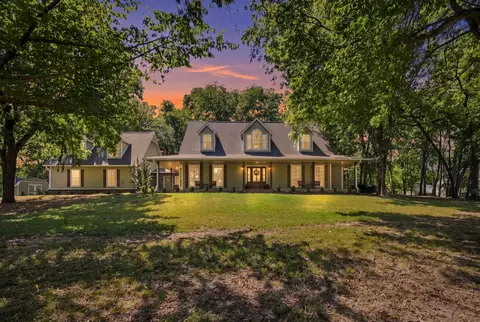 9376 Colonial Dr, Claremore, OK 74019