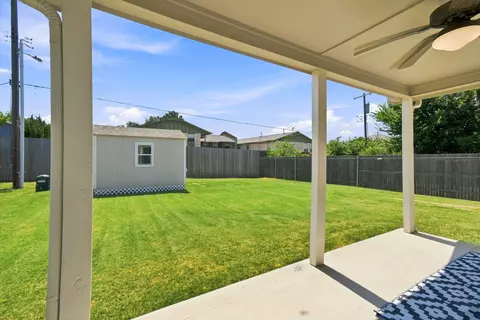 Exterior - 2520 E 5 Pl, Tulsa, OK 74104 photo 6 of 9