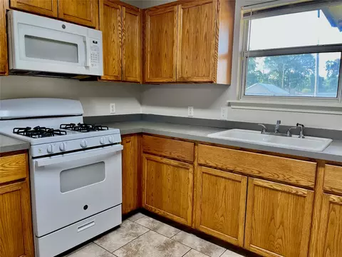 Kitchen - 6317 E Reading St, Tulsa, OK 74115 photo 2 of 3