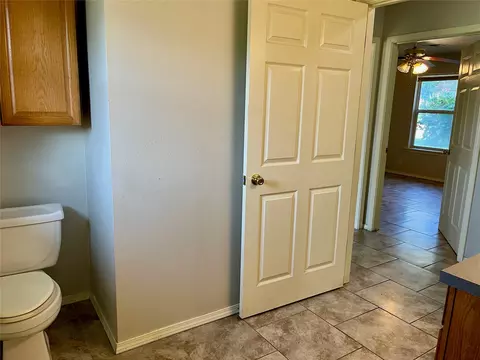 Bath - 6317 E Reading St, Tulsa, OK 74115 photo 2 of 4