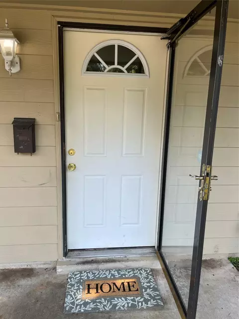 Entry Way - 6317 E Reading St, Tulsa, OK 74115 photo 1 of 2