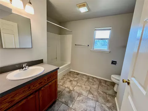 Bath - 6317 E Reading St, Tulsa, OK 74115 photo 1 of 4