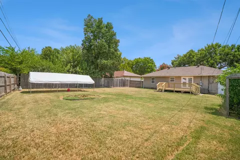 Exterior - 4121 E 36th Pl, Tulsa, OK 74135 photo 6 of 7
