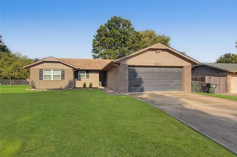 811 Sherwood St, Muskogee, OK 74403