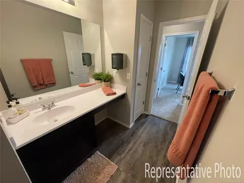 Bath - 1612 E Ithaca St, Broken Arrow, OK 74012 photo 3 of 5