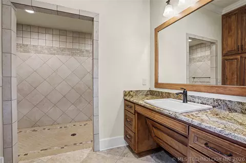 Bath - 17743 E Red Hawk Rd, Owasso, OK 74055 photo 6 of 9