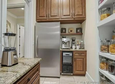 Kitchen - 17743 E Red Hawk Rd, Owasso, OK 74055 photo 10 of 10