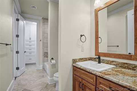 Bath - 17743 E Red Hawk Rd, Owasso, OK 74055 photo 4 of 9