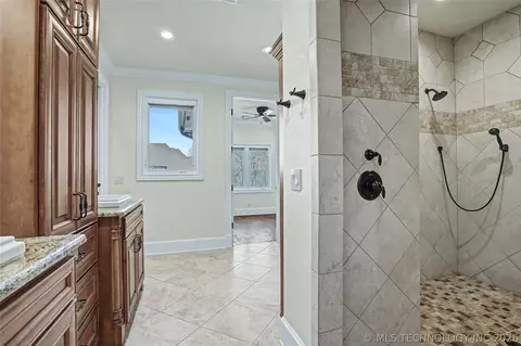 Bath - 17743 E Red Hawk Rd, Owasso, OK 74055 photo 2 of 9