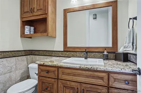 Bath - 17743 E Red Hawk Rd, Owasso, OK 74055 photo 5 of 9