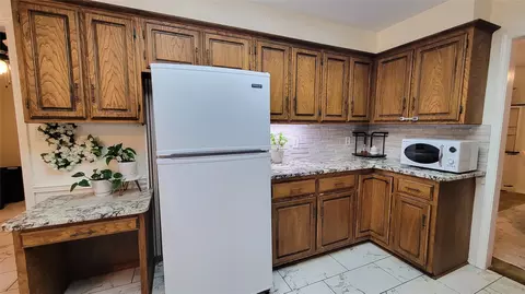 Kitchen - 1405 Willow Brk, Ada, OK 74820 photo 7 of 8