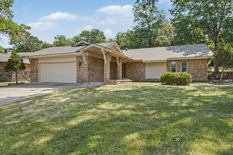 Exterior - 5846 E 63rd St, Tulsa, OK 74136 photo 2 of 7