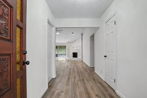 Entry Way - 5846 E 63rd St, Tulsa, OK 74136 photo 1 of 6