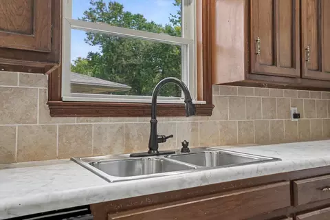 Kitchen - 5846 E 63rd St, Tulsa, OK 74136 photo 4 of 4