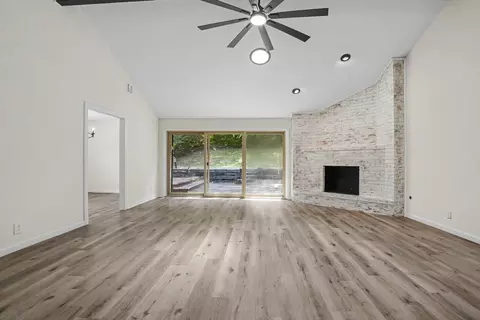 Living - 5846 E 63rd St, Tulsa, OK 74136 photo 2 of 5