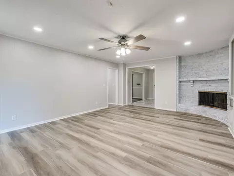 Living - 2979 E 77th Pl, Tulsa, OK 74136 photo 4 of 4